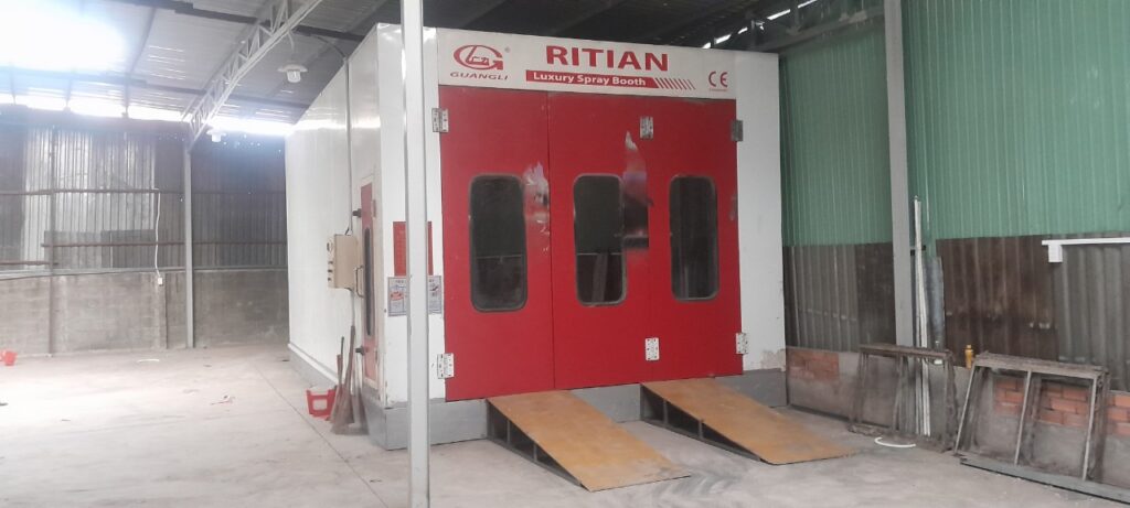 Lắp đặt thiết bị xưởng Garage cầu nâng phòng sơn Bình Dương