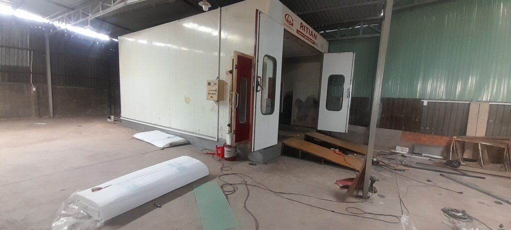 Lắp đặt thiết bị xưởng Garage cầu nâng phòng sơn Bình Dương